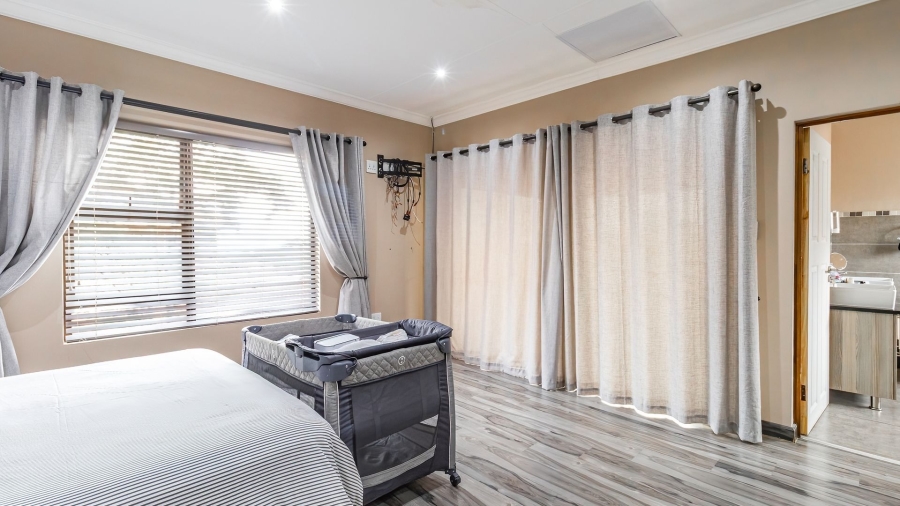 4 Bedroom Property for Sale in Boschdal North West